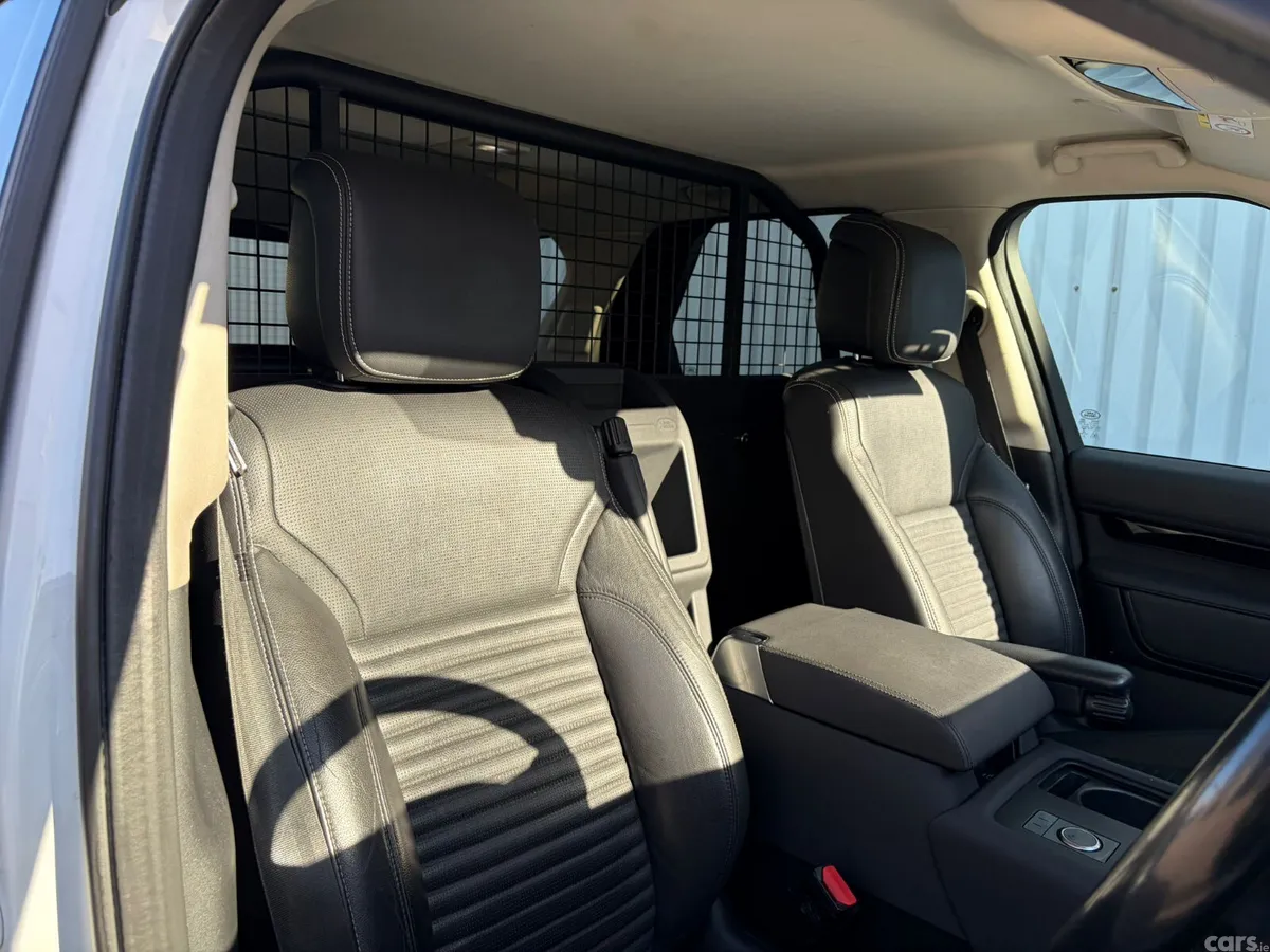Land Rover Discovery SUV, Diesel, 2022, White
