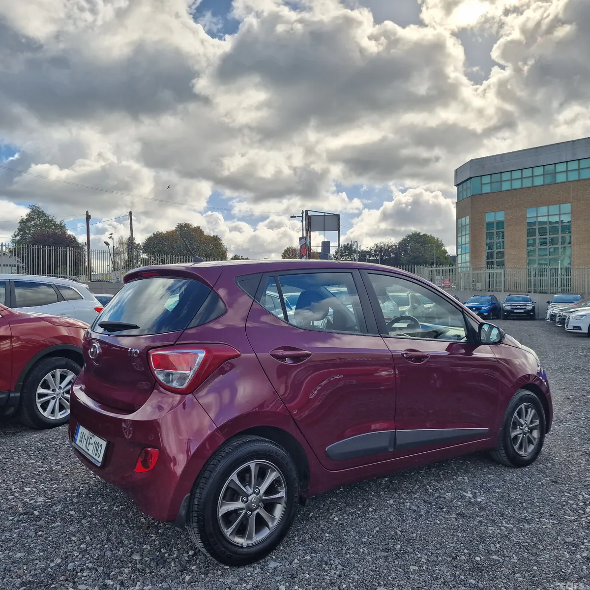 Hyundai i10 Hatchback, Petrol, 2014, Red