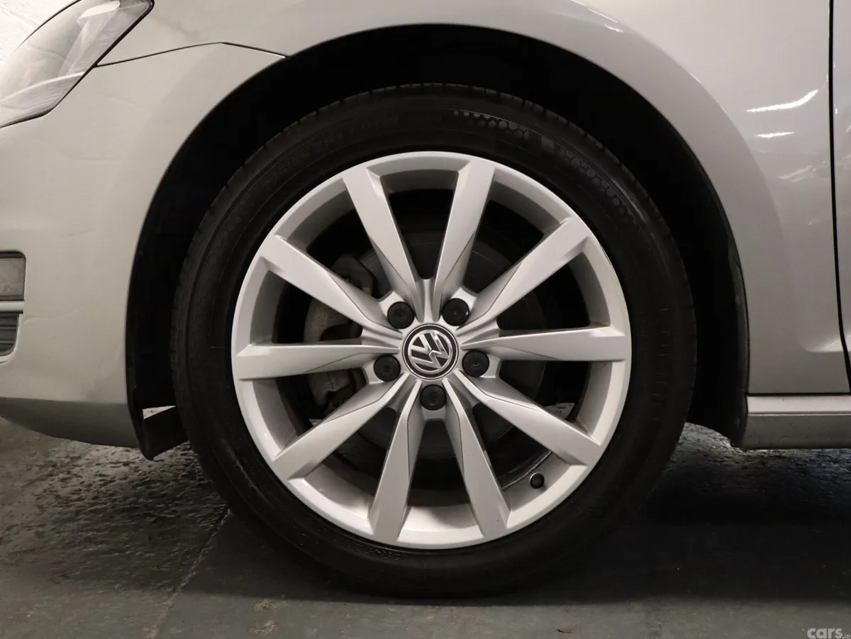 Volkswagen Golf Hatchback, Petrol, 2017, Gold