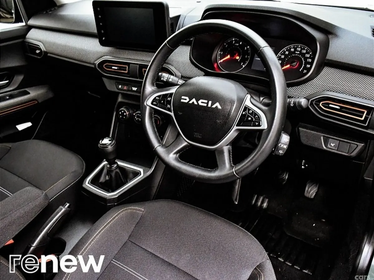 Dacia Sandero Stepway SUV, Petrol, 2024, Green