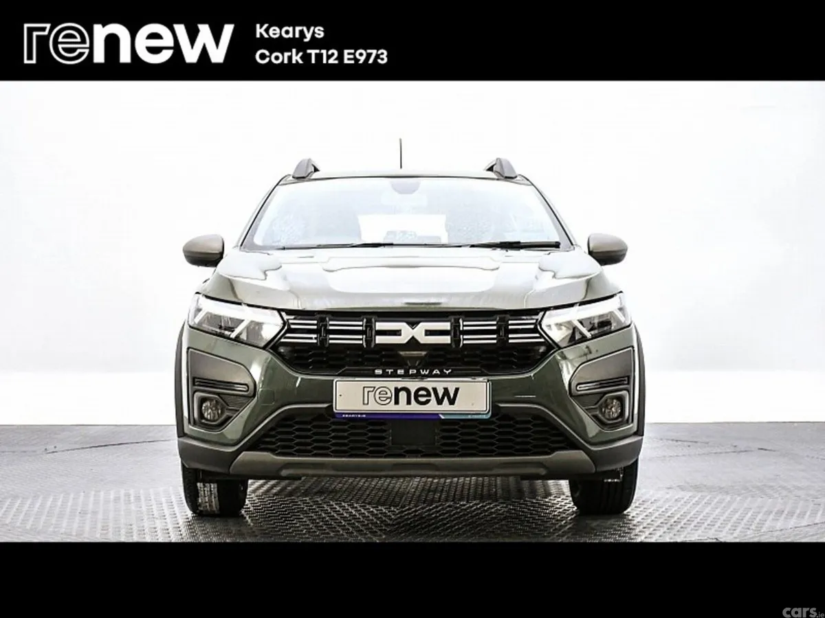 Dacia Sandero Stepway SUV, Petrol, 2024, Green