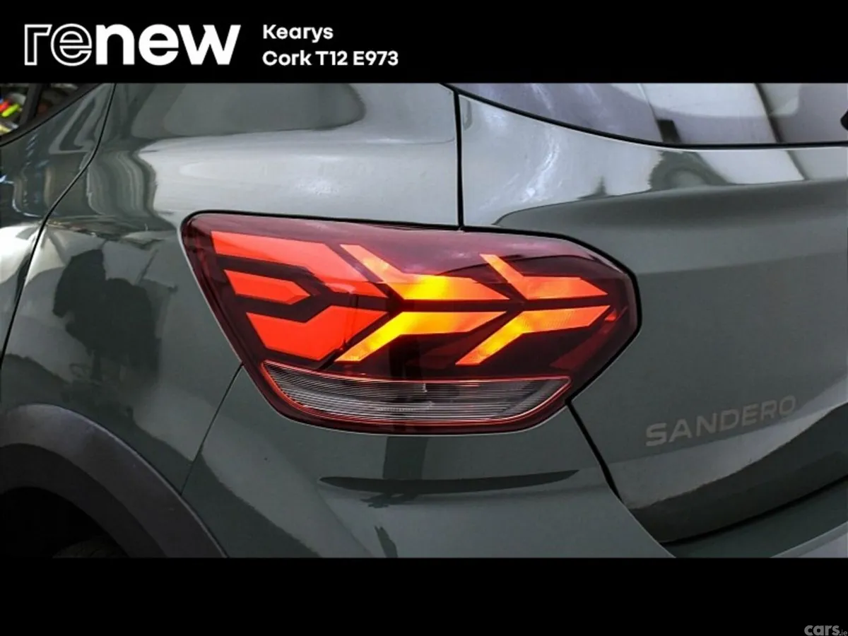 Dacia Sandero Stepway SUV, Petrol, 2024, Green