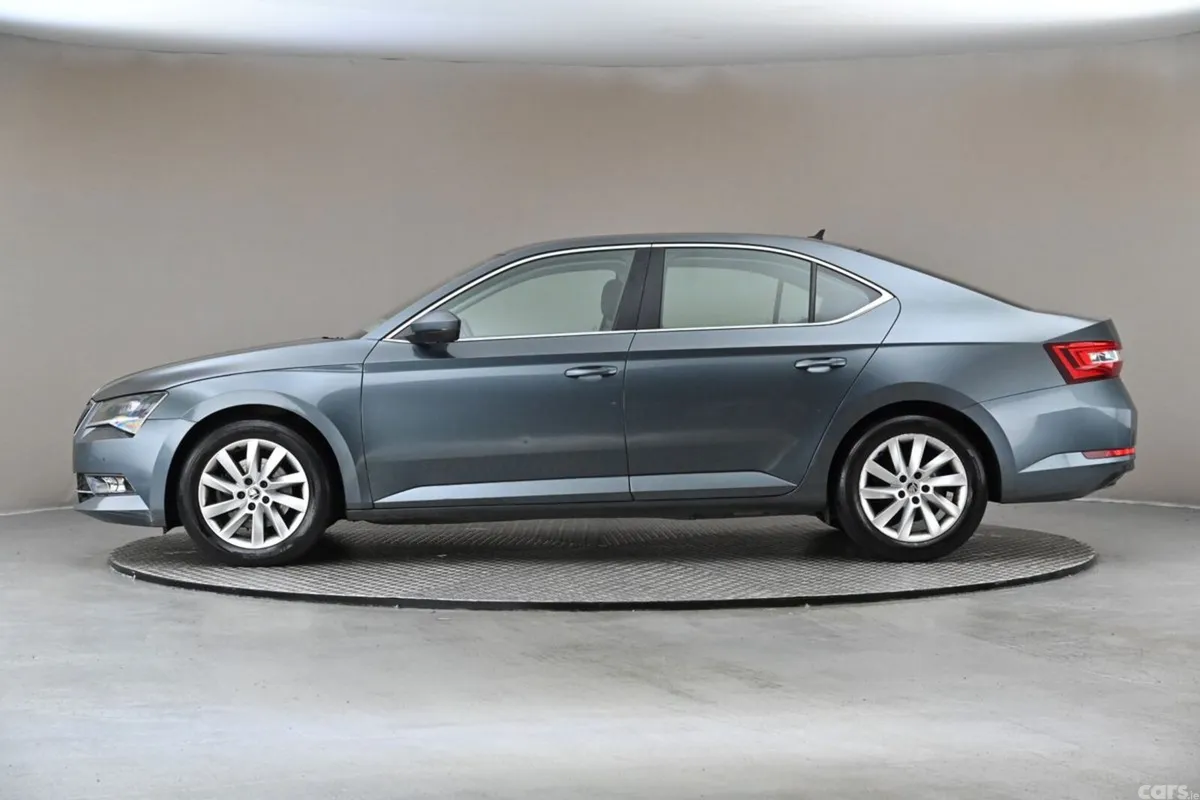 Skoda Superb Saloon, Diesel, 2017, Grey