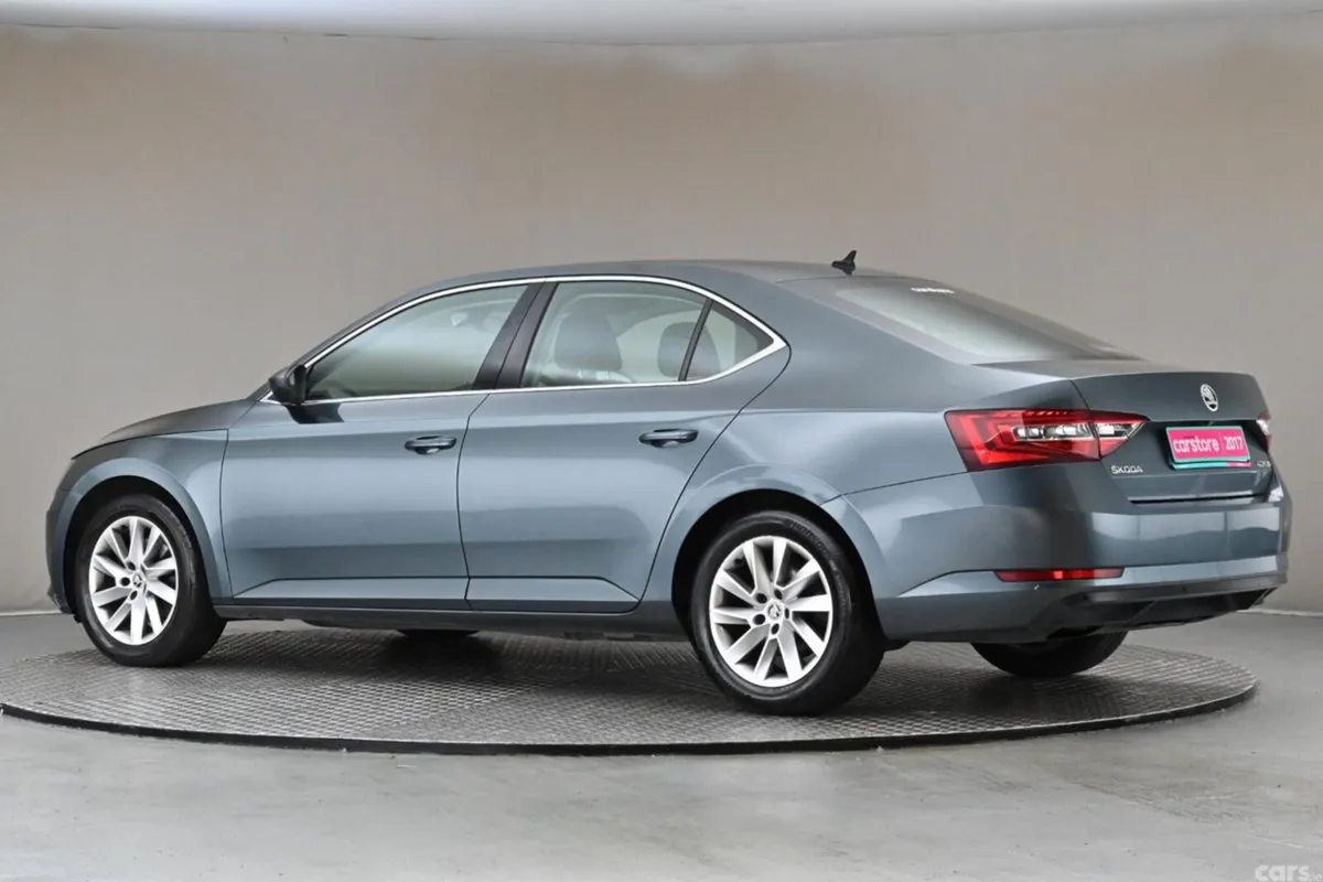 Skoda Superb Saloon, Diesel, 2017, Grey