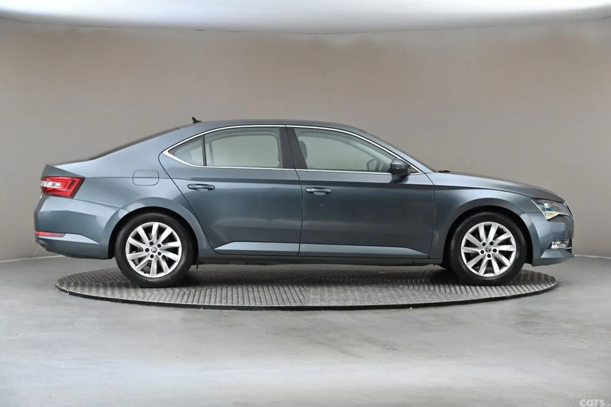 Skoda Superb Saloon, Diesel, 2017, Grey