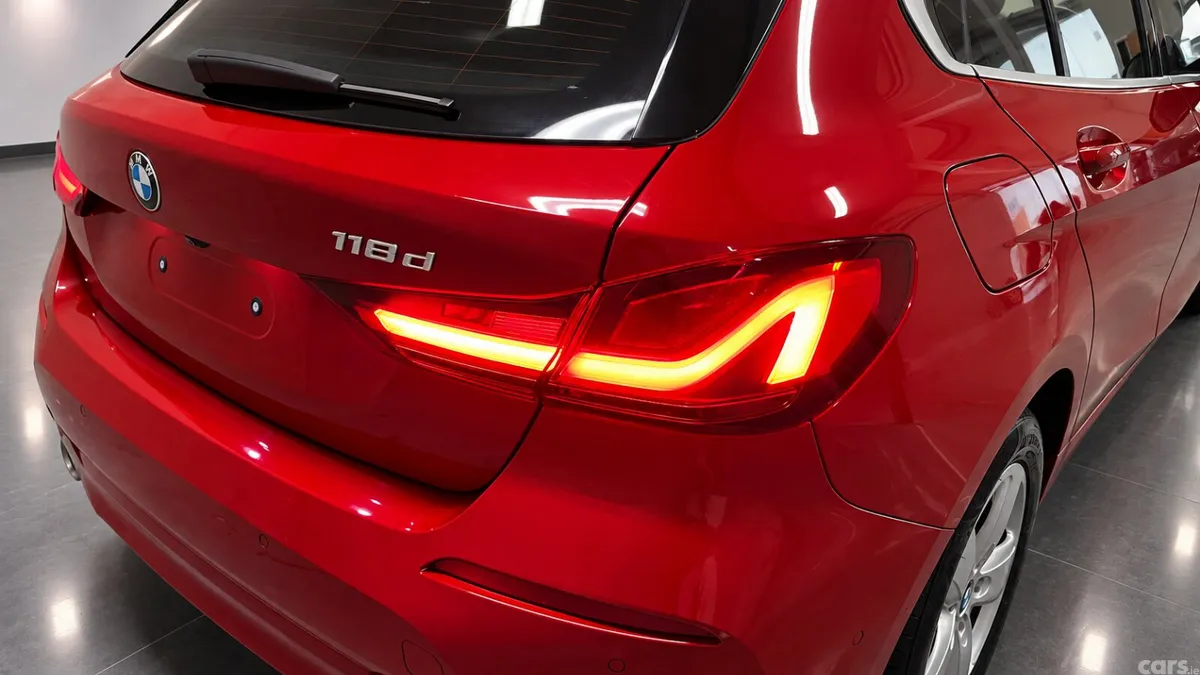BMW 1-Series Hatchback, Diesel, 2021, Red