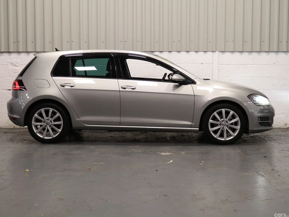 Volkswagen Golf Hatchback, Petrol, 2017, Gold