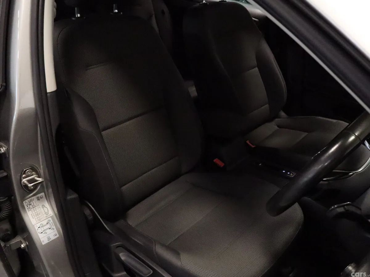 Volkswagen Golf Hatchback, Petrol, 2017, Gold