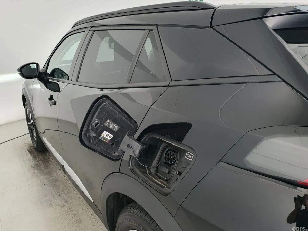 Peugeot 2008 Hatchback, Electric, 2022, Black