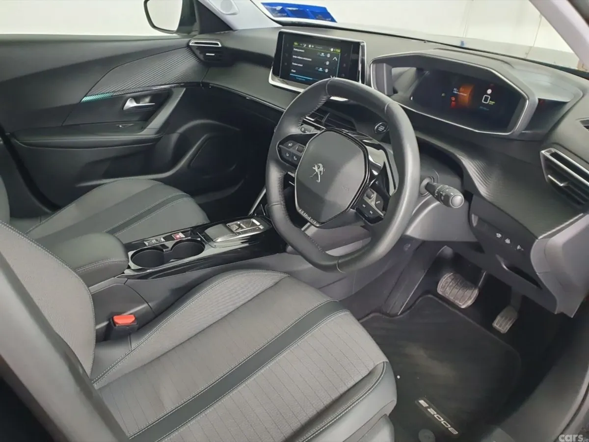 Peugeot 2008 Hatchback, Electric, 2022, Black