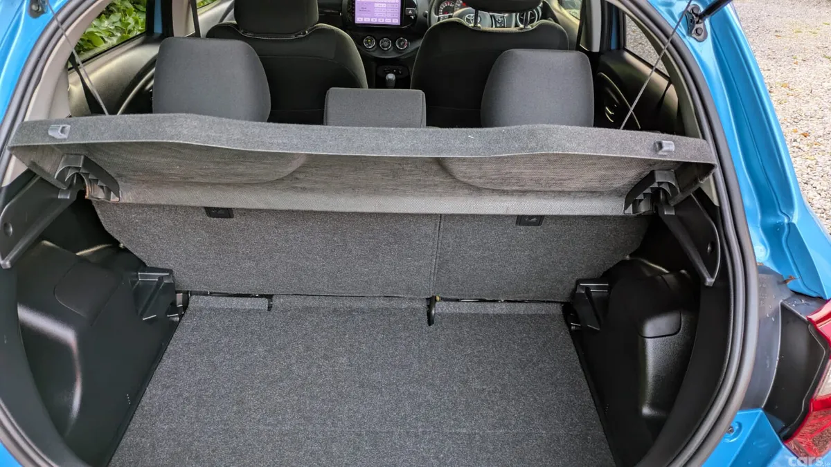Toyota Yaris Hatchback, Petrol, 2018, Blue
