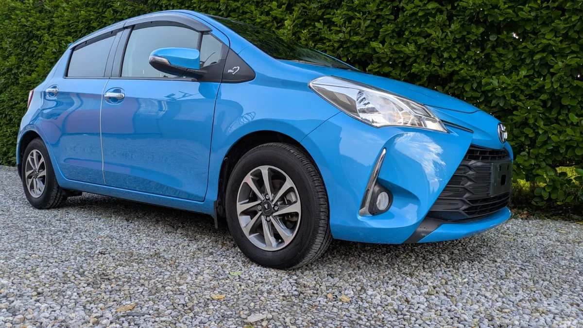 Toyota Yaris Hatchback, Petrol, 2018, Blue