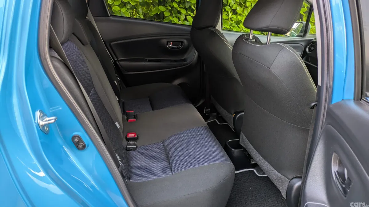 Toyota Yaris Hatchback, Petrol, 2018, Blue