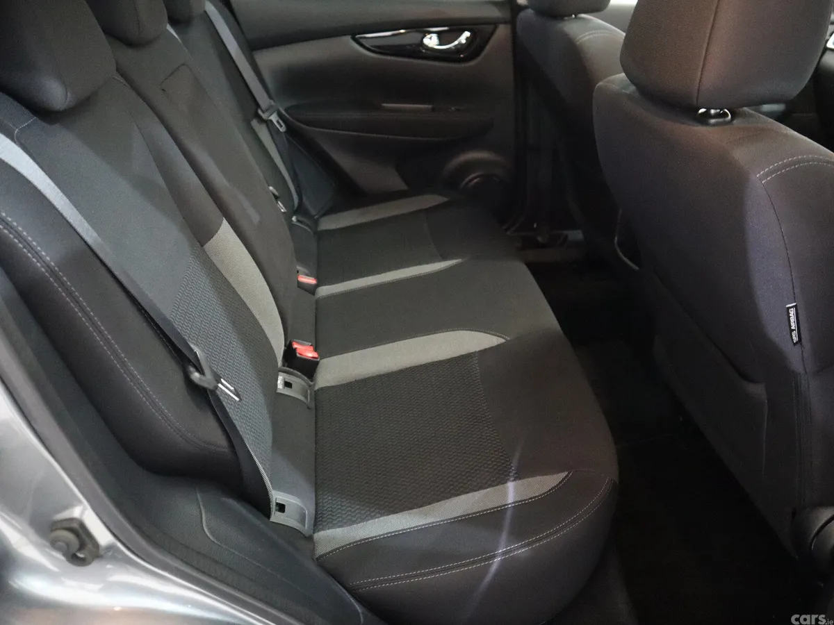 Nissan Qashqai MPV, Diesel, 2019, Grey