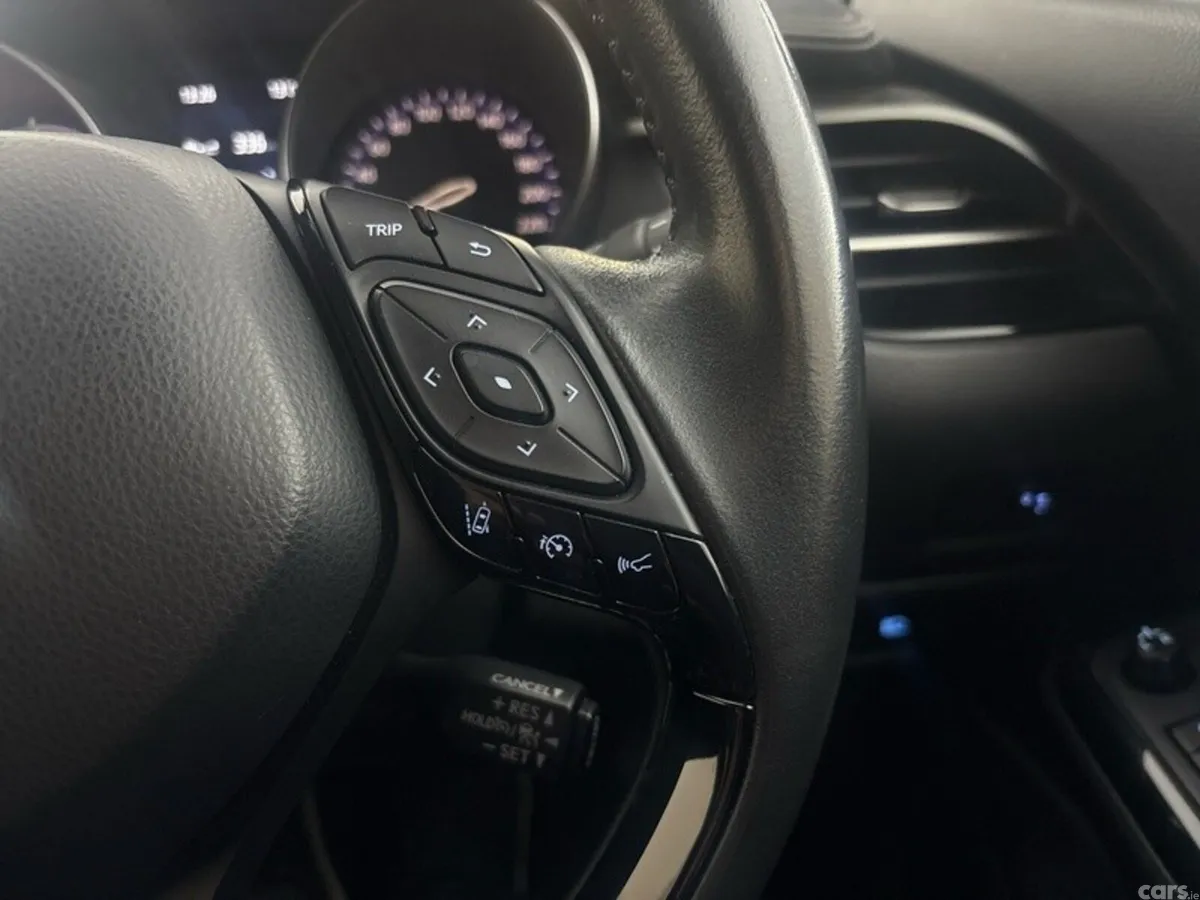 Toyota C-HR SUV, Petrol Hybrid, 2022, Silver