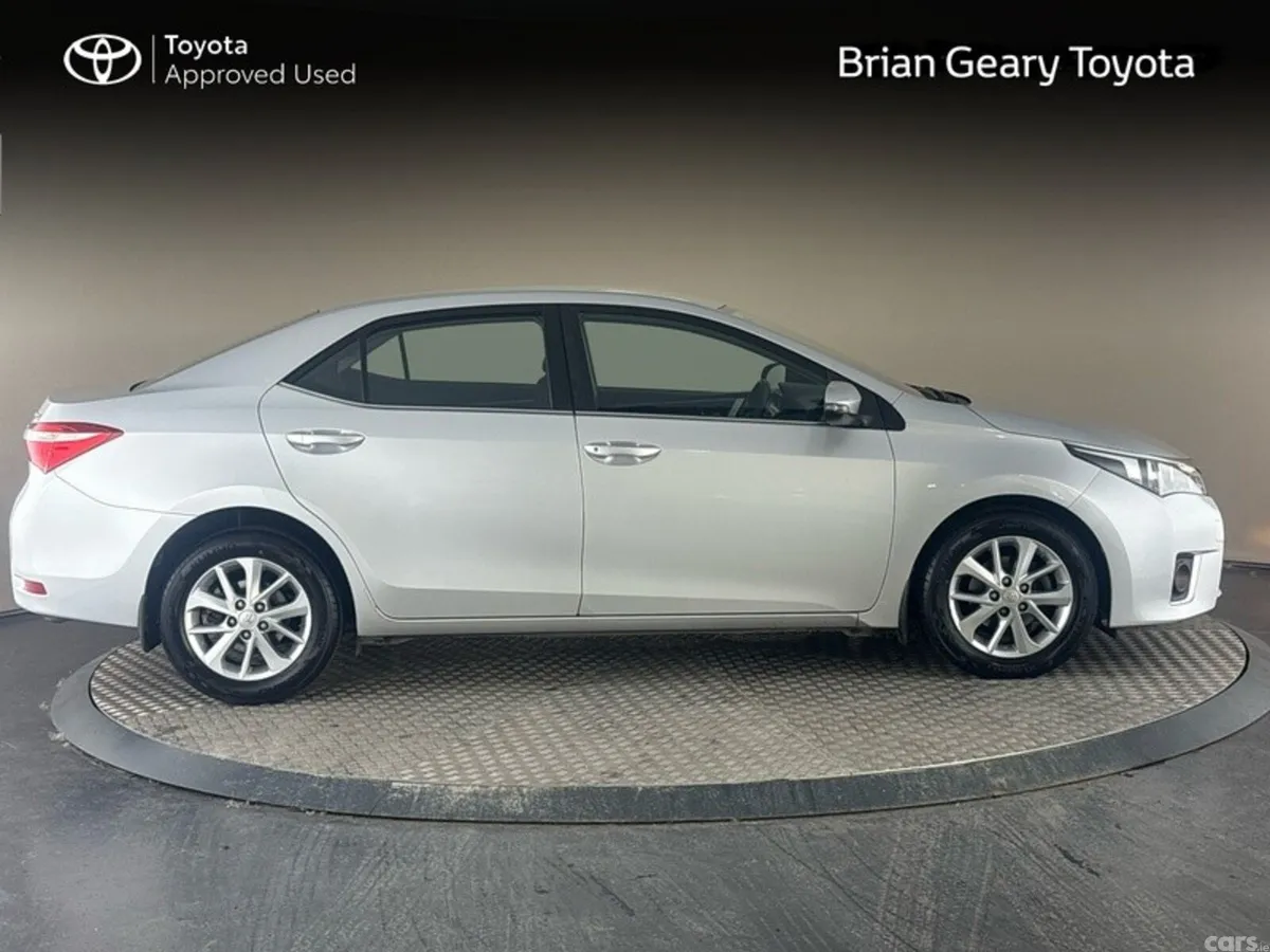Toyota Corolla Saloon, Diesel, 2017, Grey