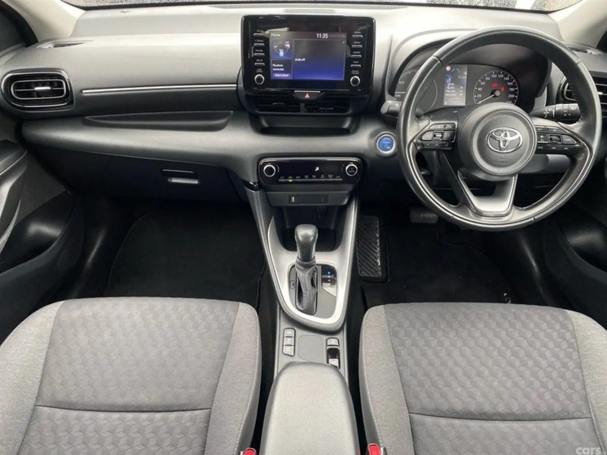 Toyota Yaris Hatchback, Petrol Hybrid, 2021, Grey