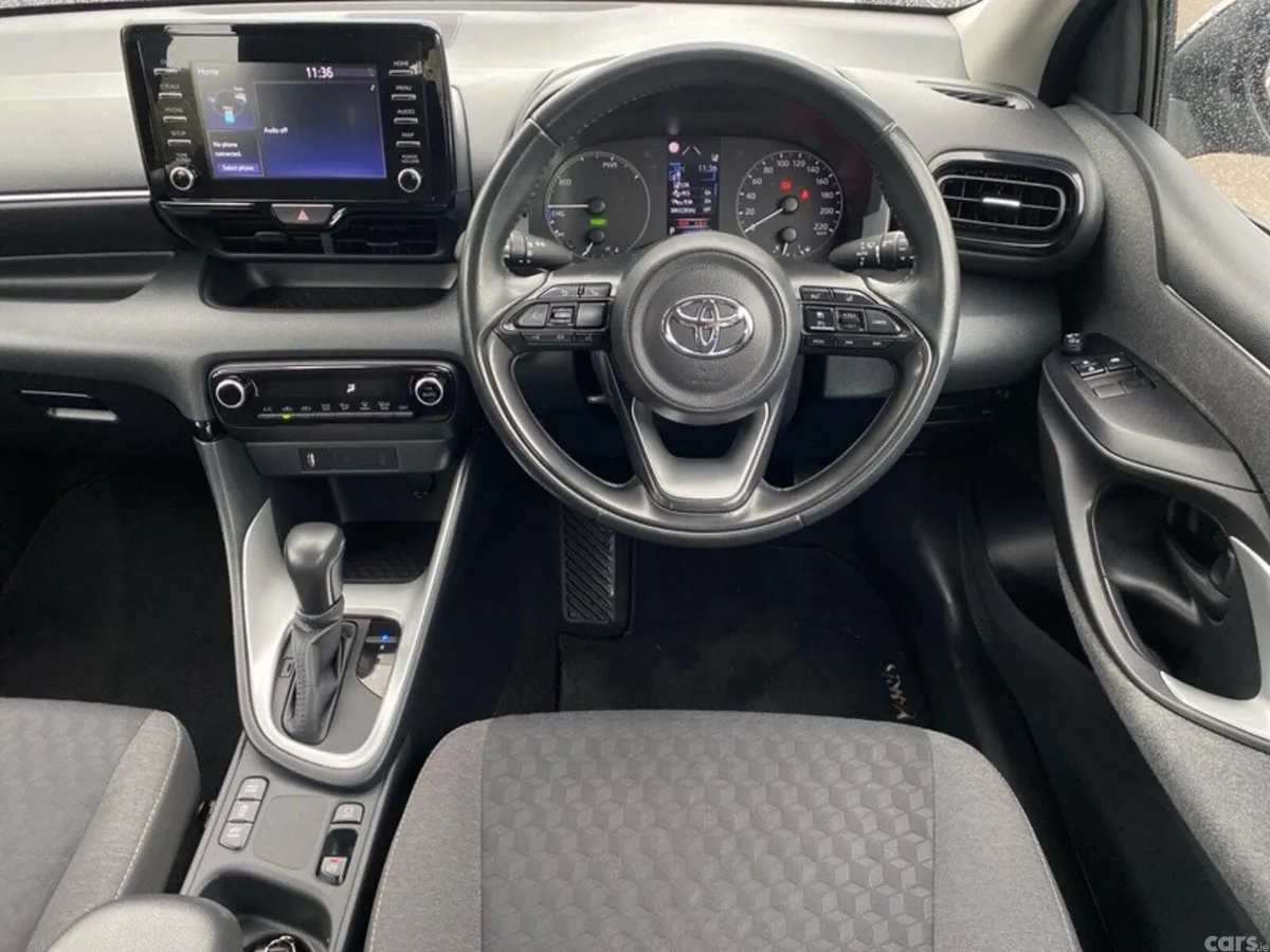 Toyota Yaris Hatchback, Petrol Hybrid, 2021, Grey