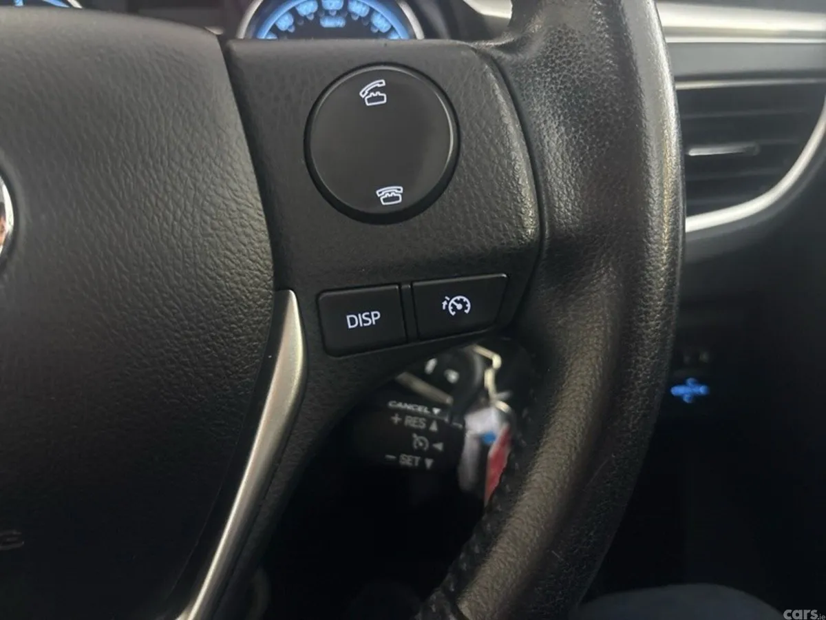 Toyota Corolla Saloon, Diesel, 2017, Grey