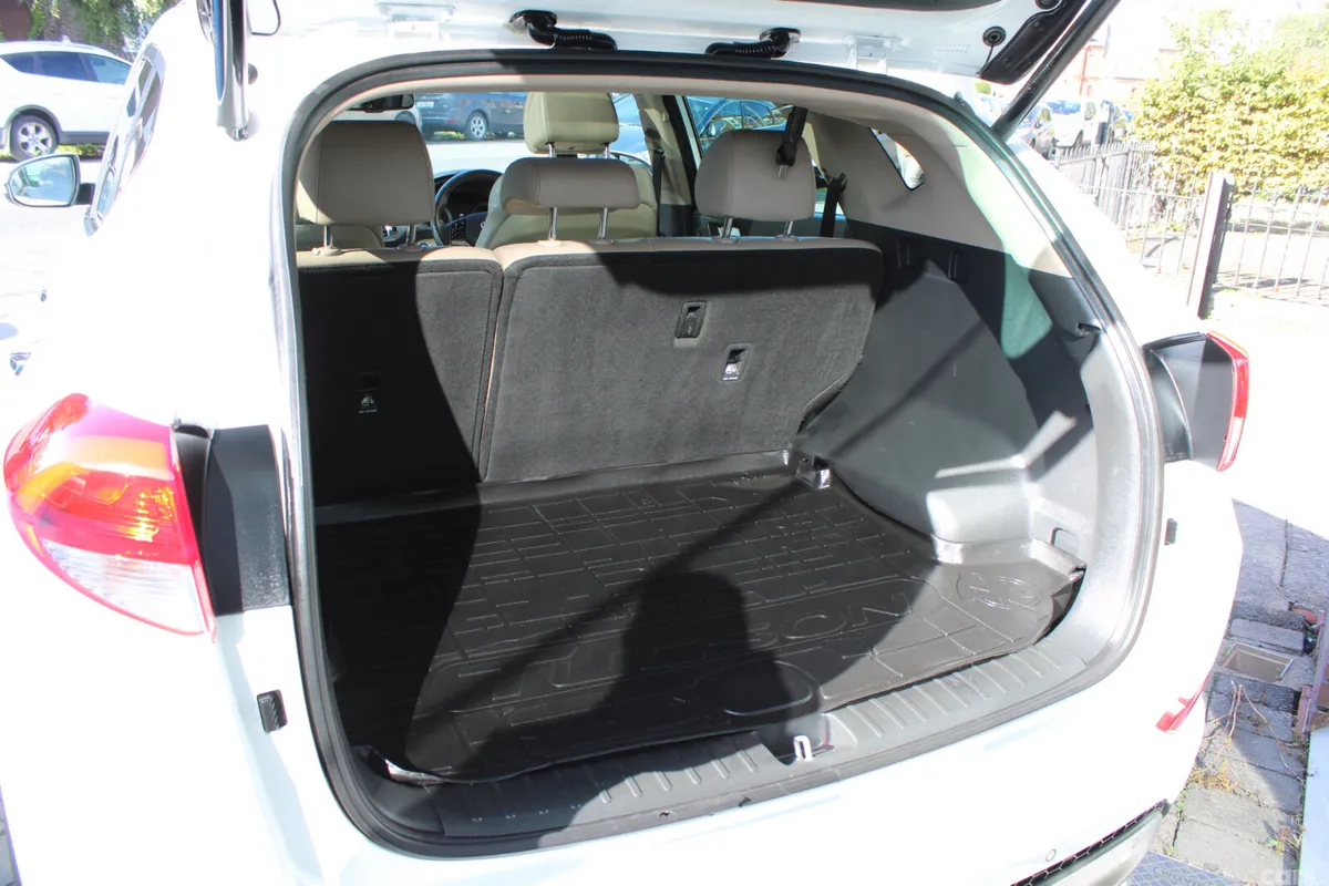 Hyundai Tucson SUV, Diesel, 2017, White
