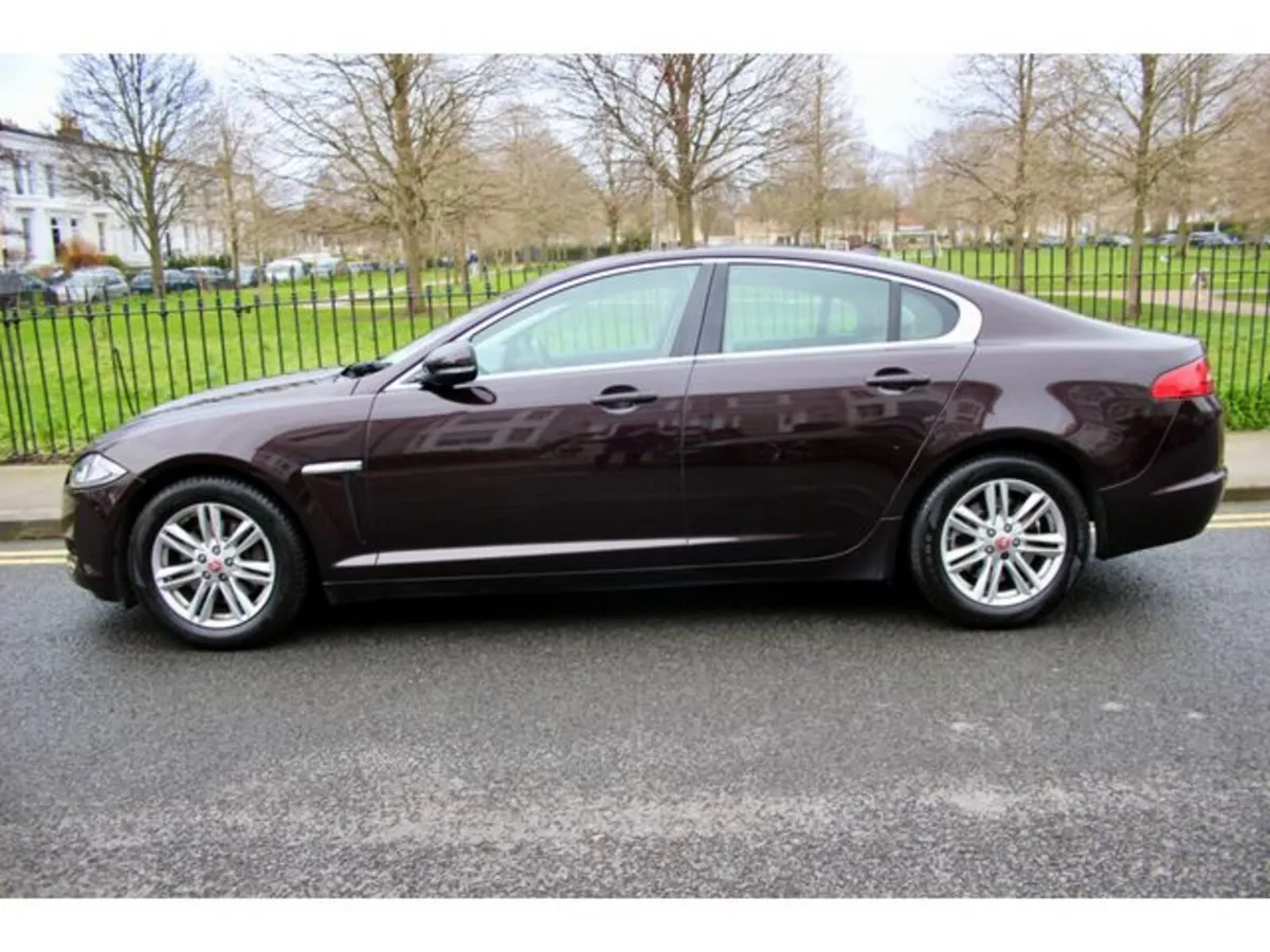 Jaguar XF Saloon, Diesel, 2015, Red
