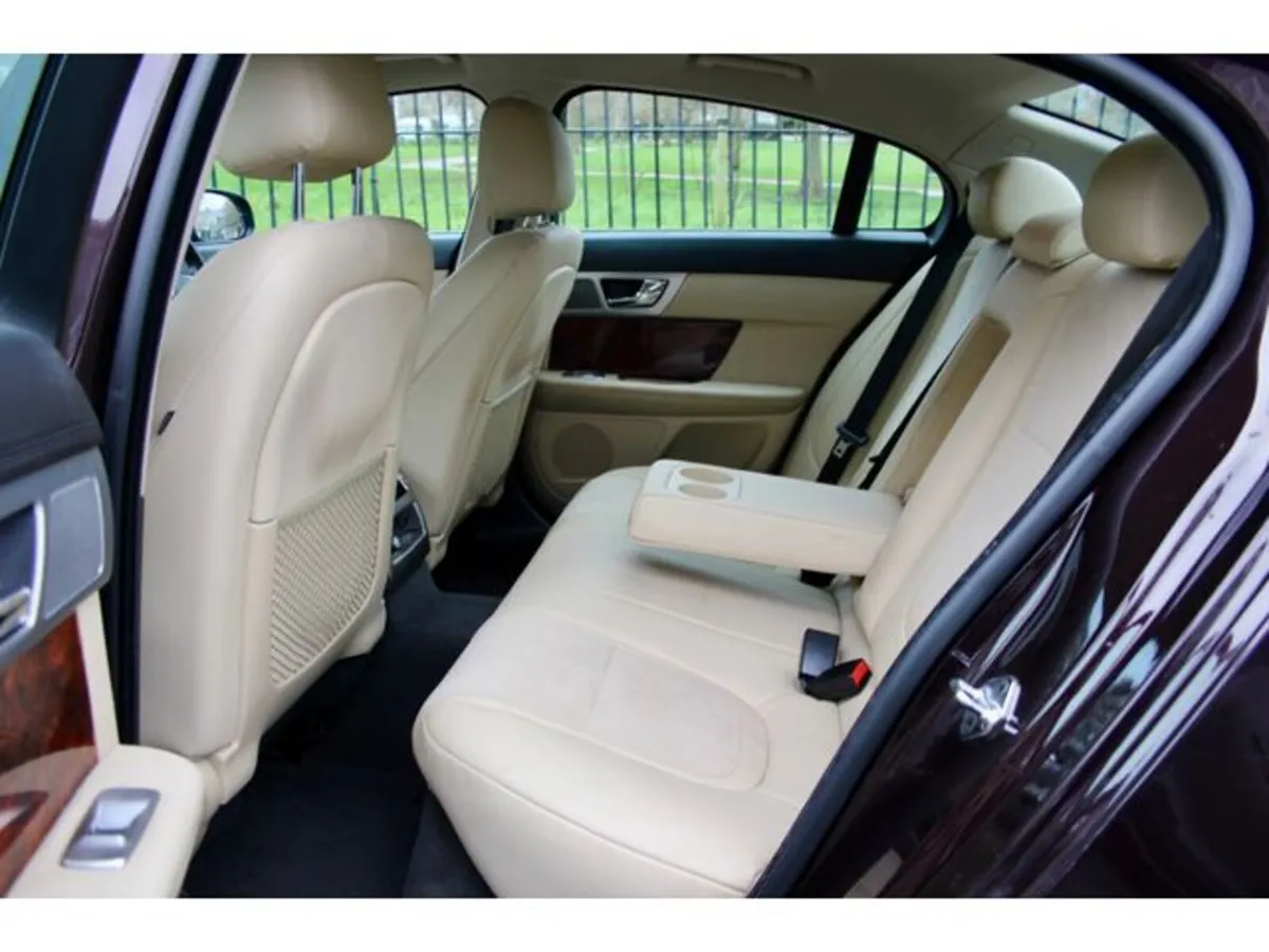 Jaguar XF Saloon, Diesel, 2015, Red