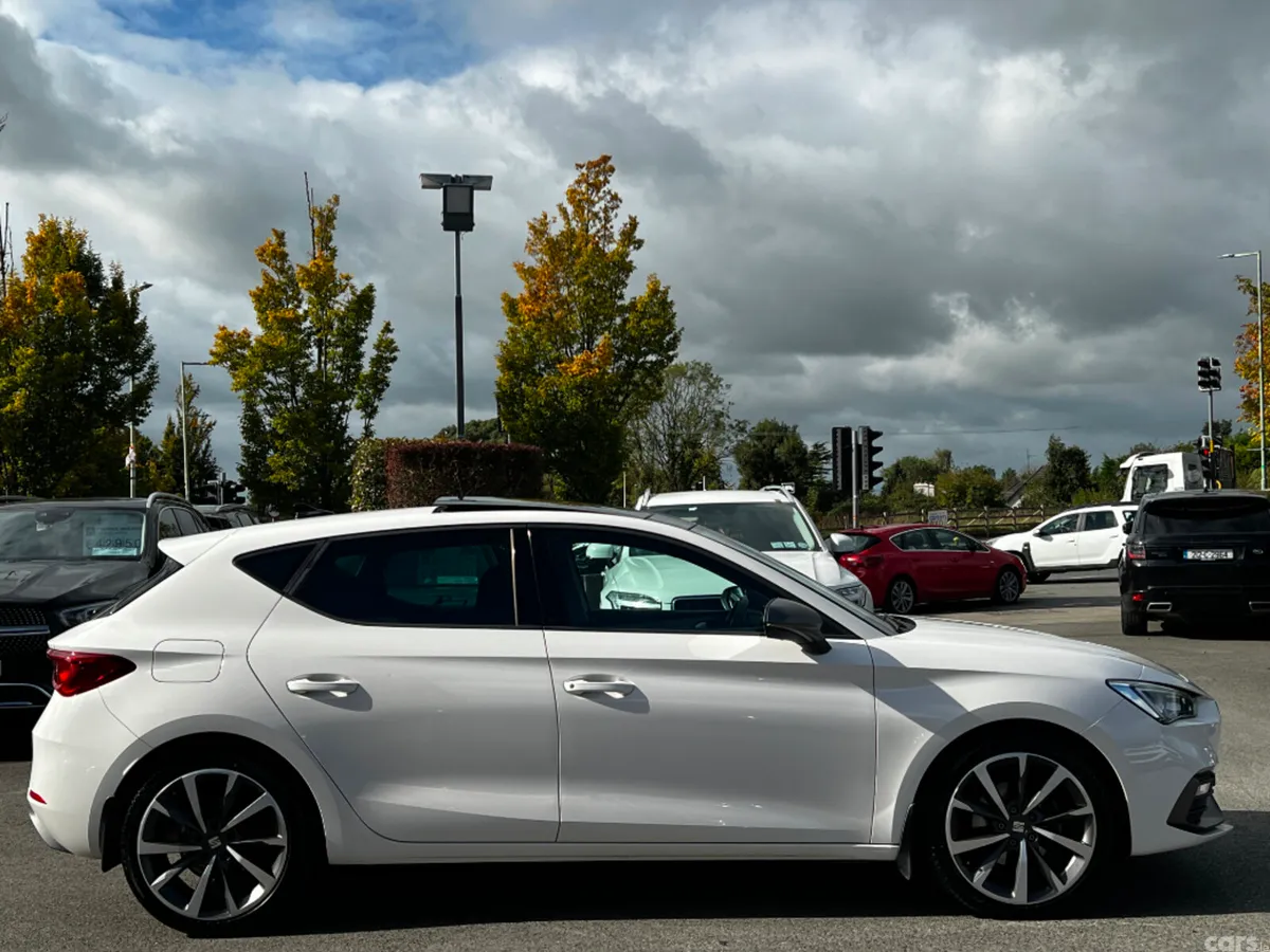 SEAT Leon Hatchback, Petrol, 2021, White