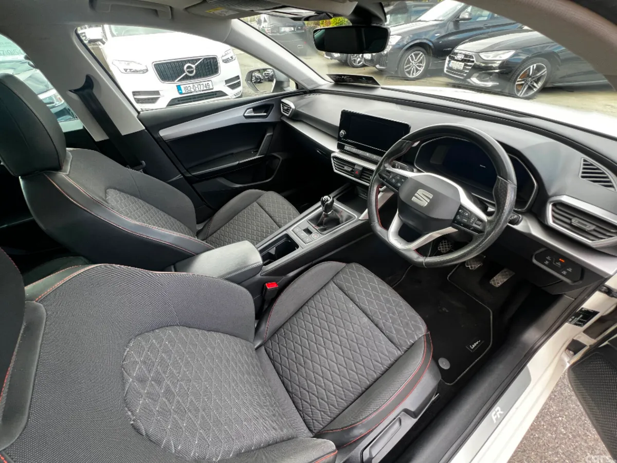 SEAT Leon Hatchback, Petrol, 2021, White