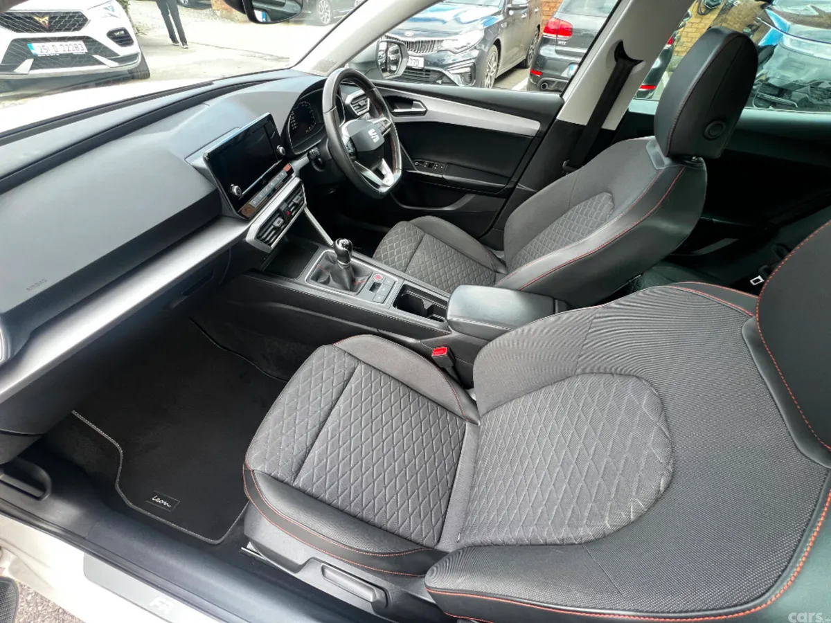 SEAT Leon Hatchback, Petrol, 2021, White