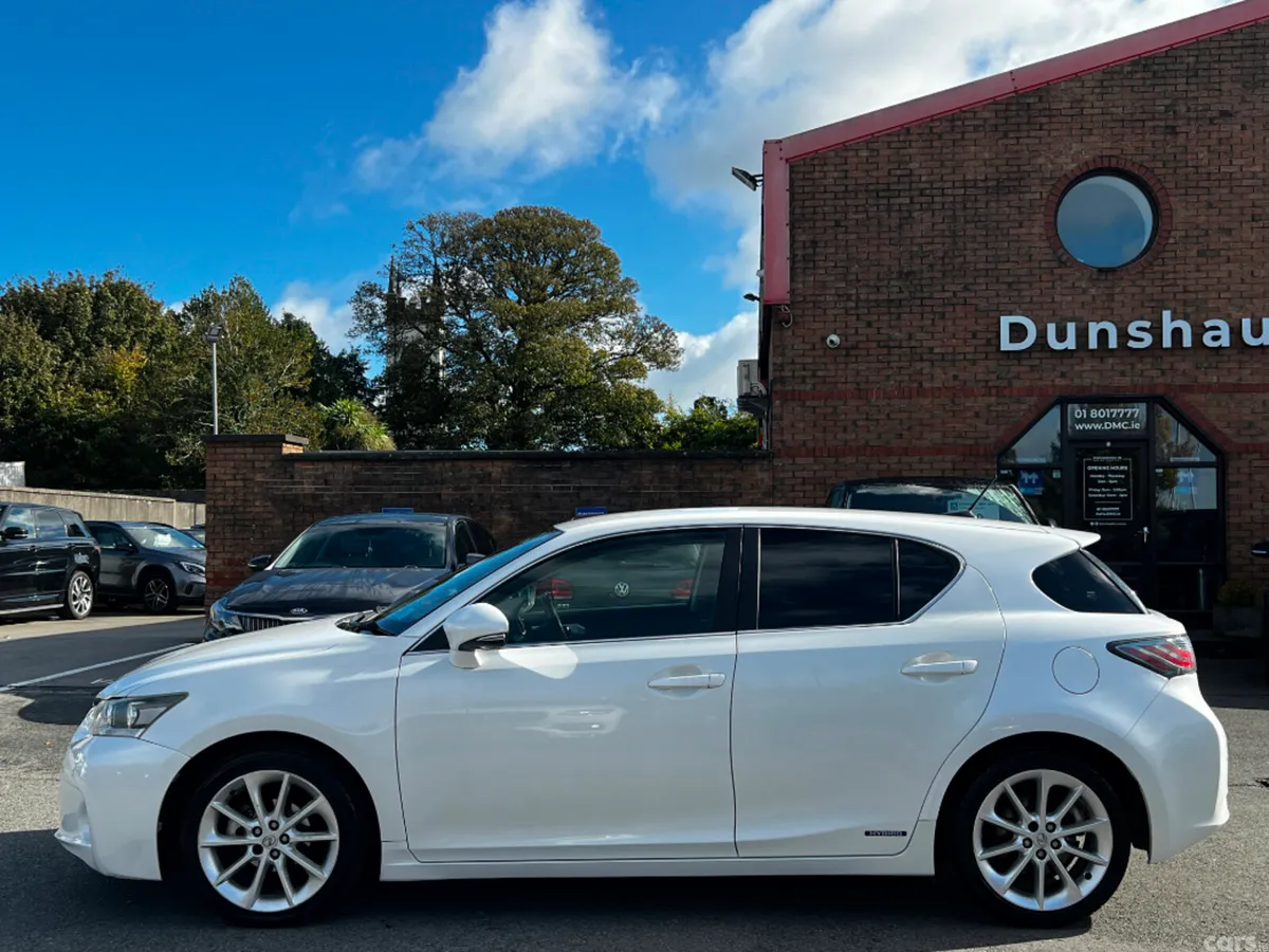 Lexus CT Hatchback, Petrol Hybrid, 2012, White