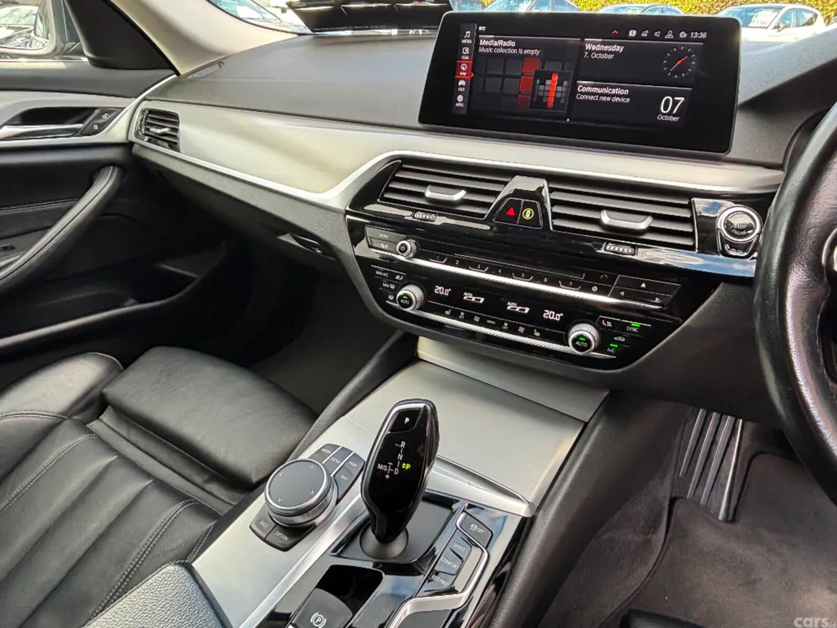 BMW 5-Series Estate, Petrol, 2020, Blue