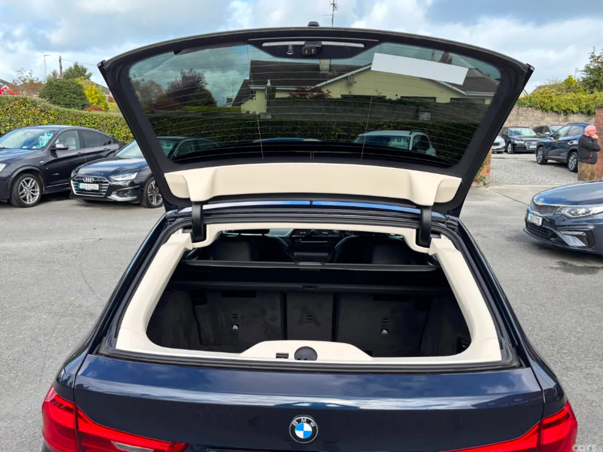 BMW 5-Series Estate, Petrol, 2020, Blue