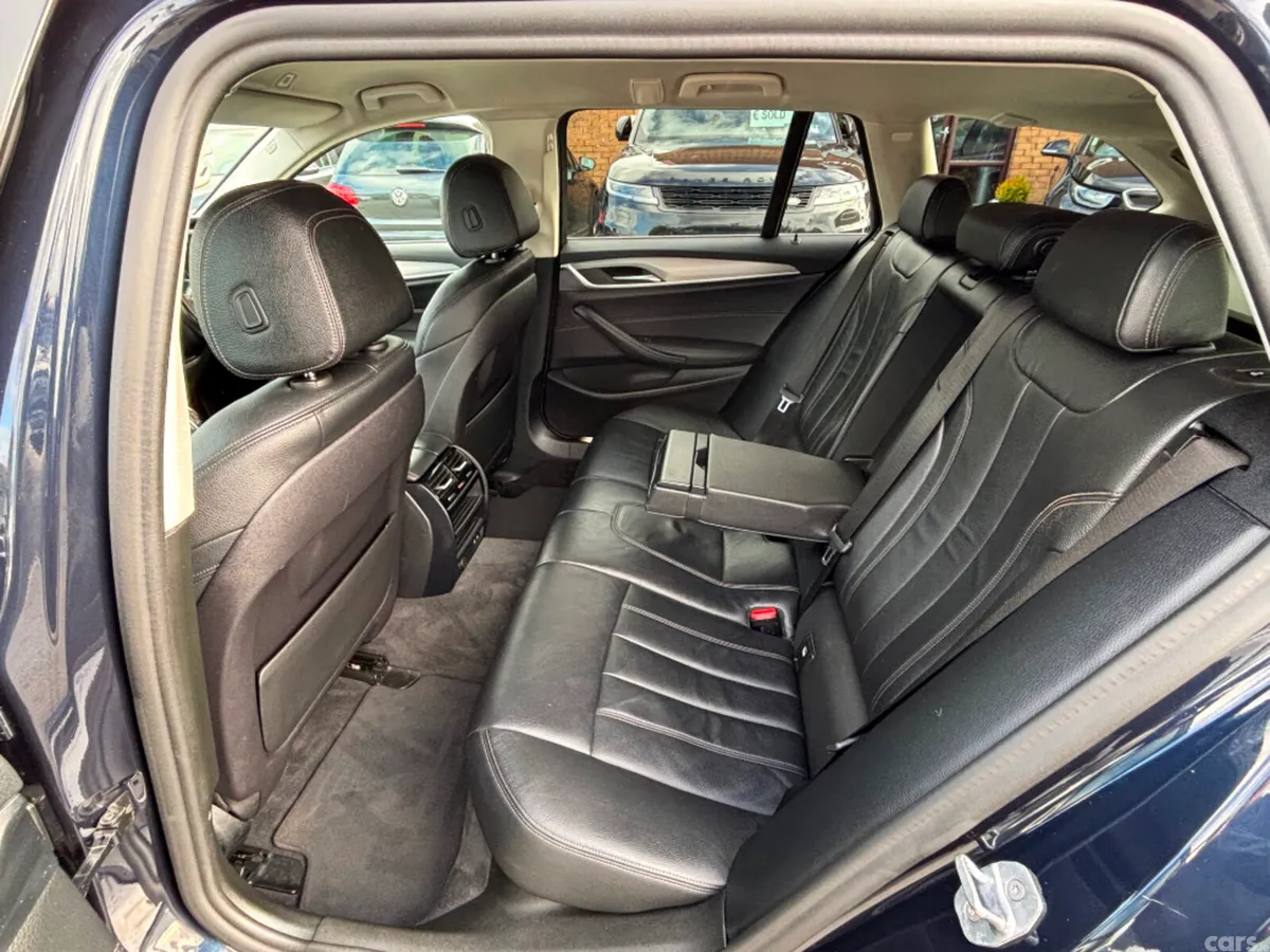 BMW 5-Series Estate, Petrol, 2020, Blue