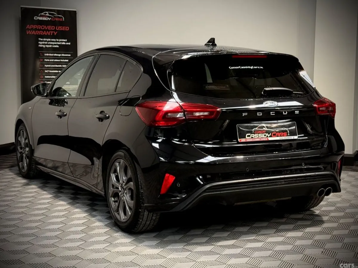Ford Focus Hatchback, Diesel, 2022, Black