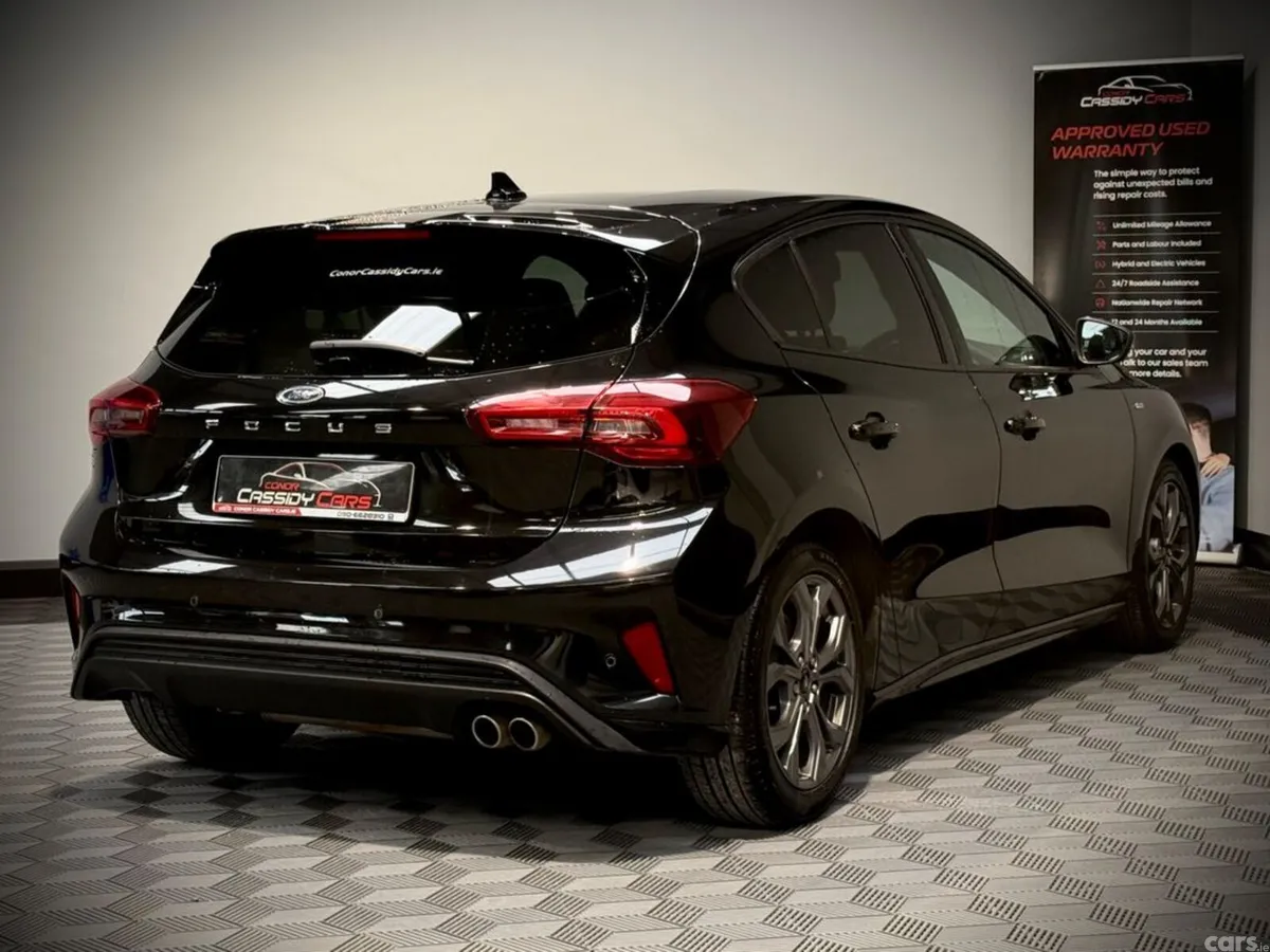 Ford Focus Hatchback, Diesel, 2022, Black