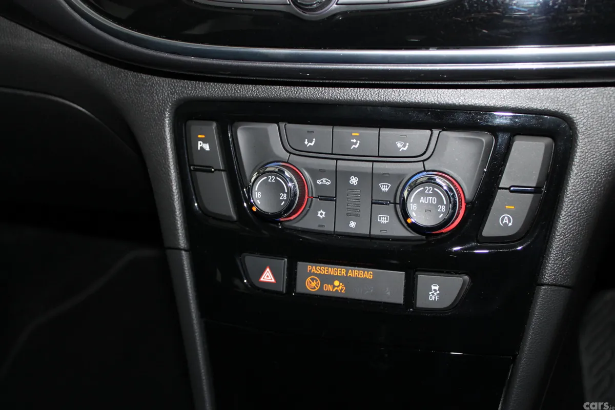Opel Mokka SUV, Diesel, 2019, Blue