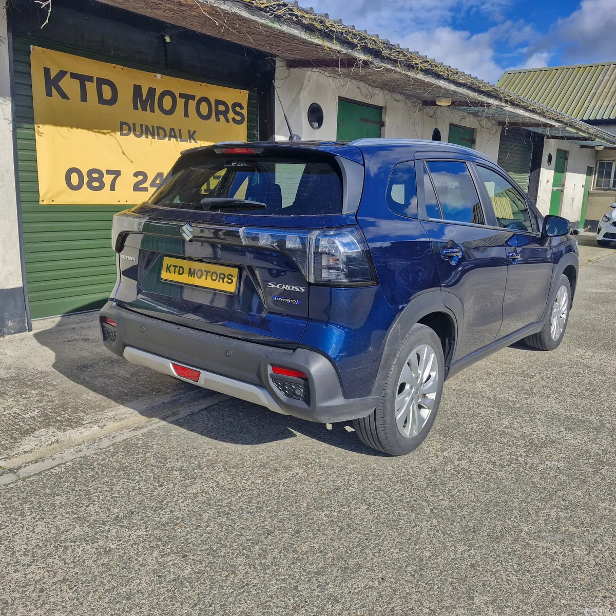 Suzuki S-CROSS SUV, Petrol Hybrid, 2023, Blue