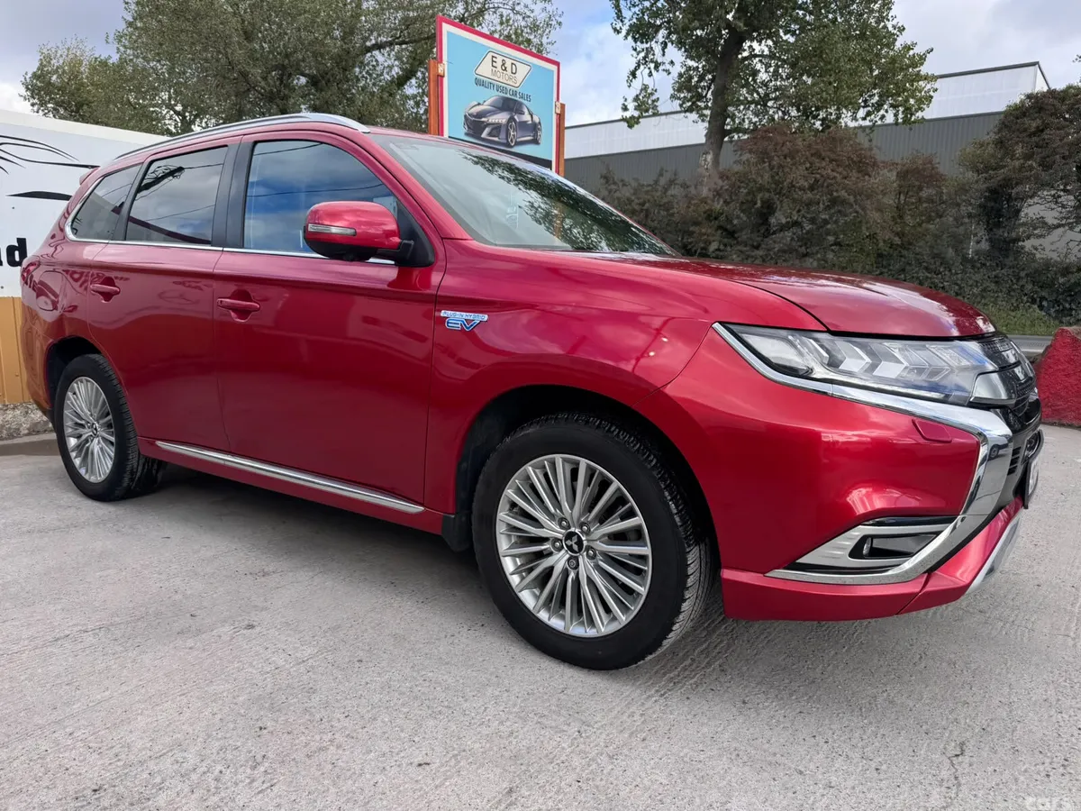 Mitsubishi Outlander SUV, Petrol Plug-in Hybrid, 2019, Red