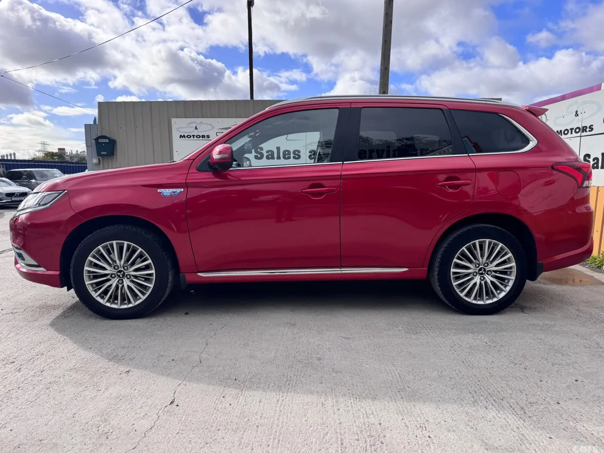 Mitsubishi Outlander SUV, Petrol Plug-in Hybrid, 2019, Red