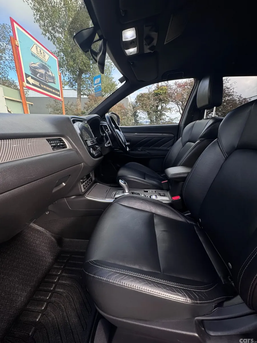 Mitsubishi Outlander SUV, Petrol Plug-in Hybrid, 2019, Red