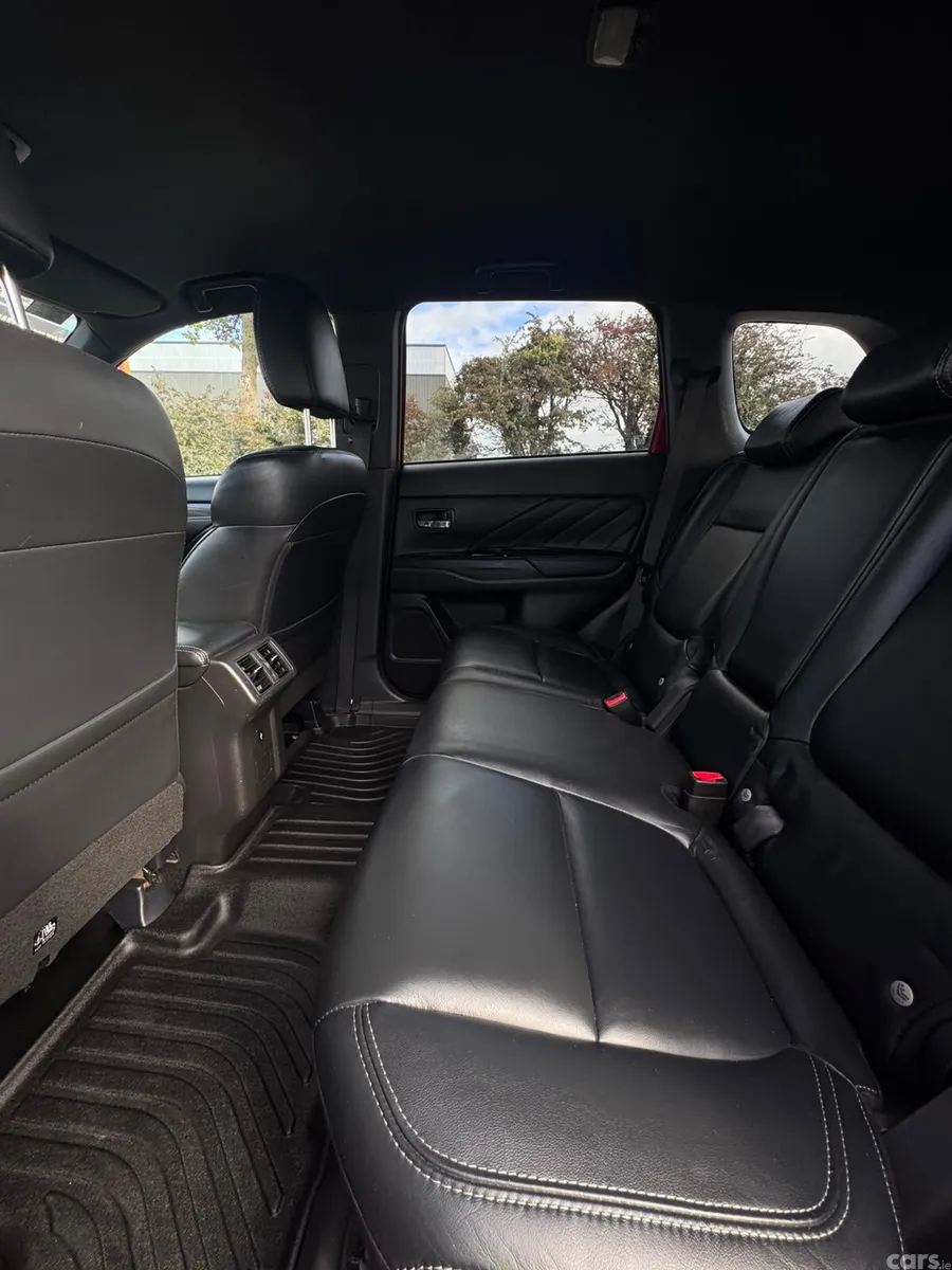Mitsubishi Outlander SUV, Petrol Plug-in Hybrid, 2019, Red