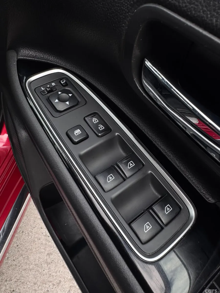 Mitsubishi Outlander SUV, Petrol Plug-in Hybrid, 2019, Red
