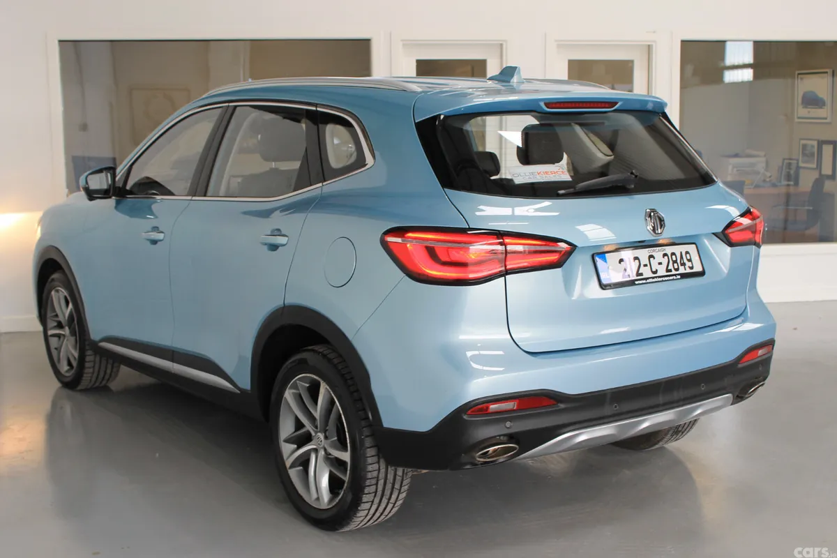 MG HS Hatchback, Petrol Plug-in Hybrid, 2021, Blue