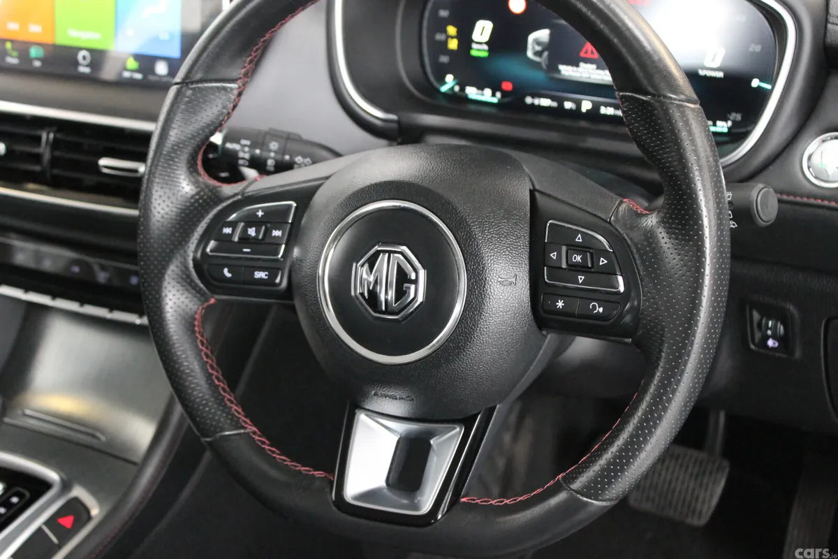 MG HS Hatchback, Petrol Plug-in Hybrid, 2021, Blue