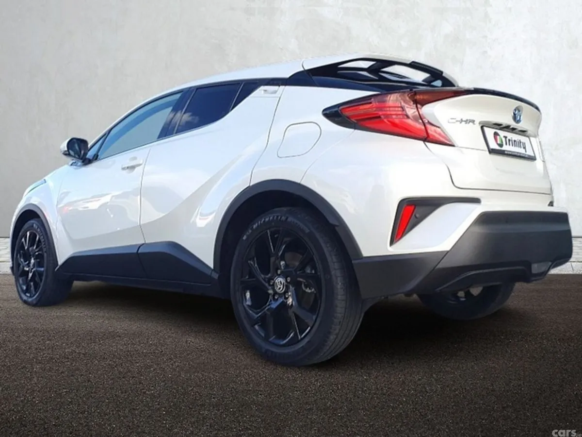 Toyota C-HR SUV, Petrol Hybrid, 2020, White