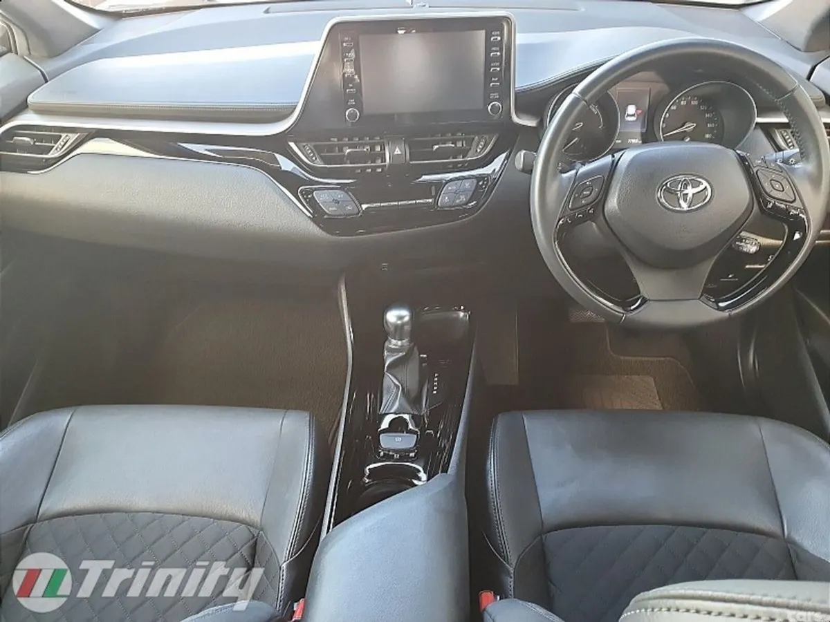 Toyota C-HR SUV, Petrol Hybrid, 2020, White