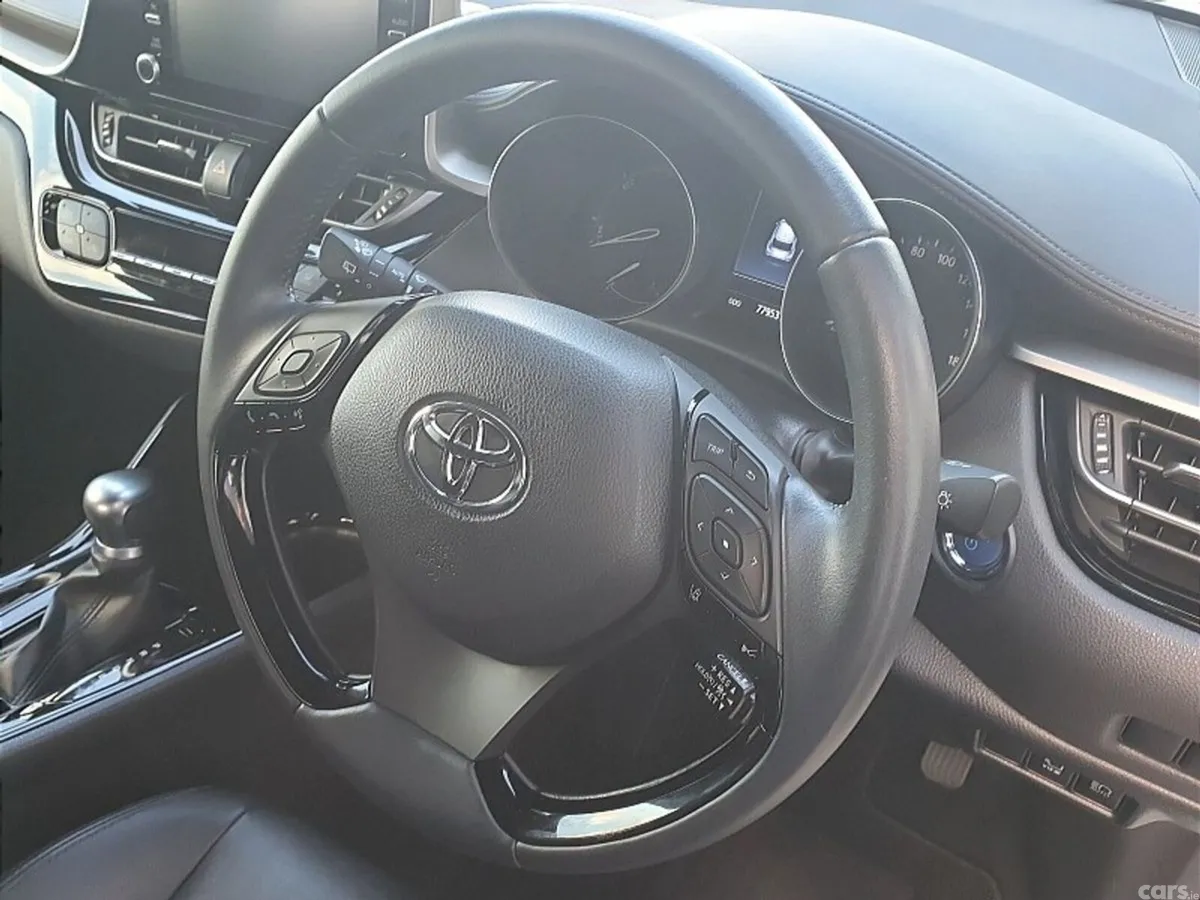 Toyota C-HR SUV, Petrol Hybrid, 2020, White