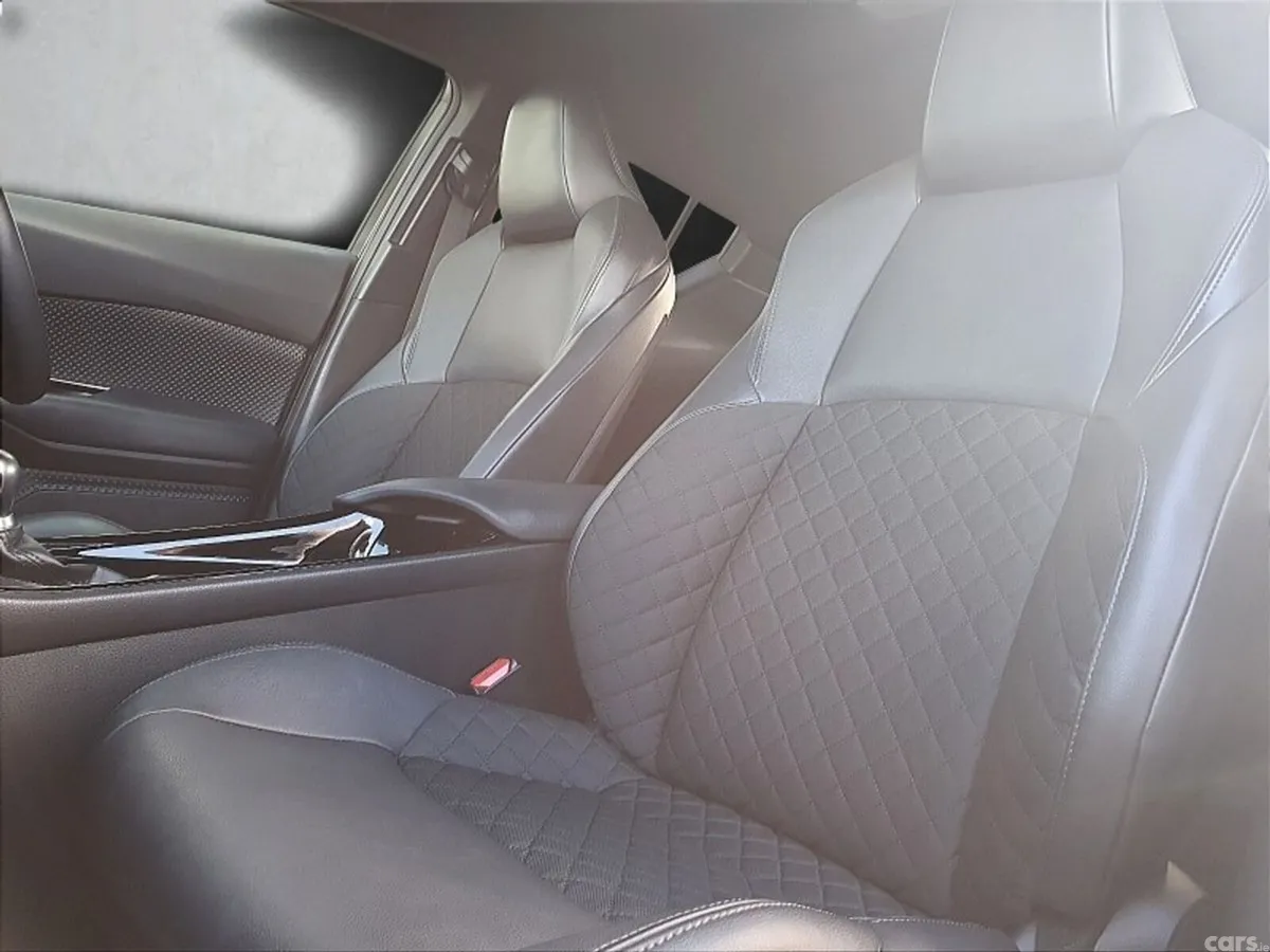Toyota C-HR SUV, Petrol Hybrid, 2020, White
