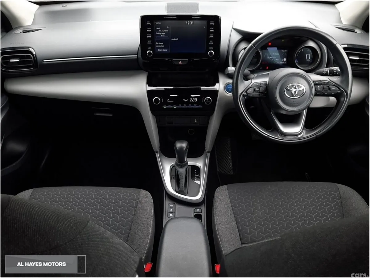Toyota Yaris Cross SUV, Petrol Hybrid, 2022, Silver