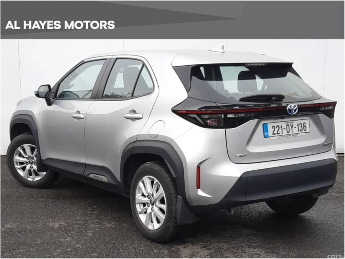 Toyota Yaris Cross SUV, Petrol Hybrid, 2022, Silver